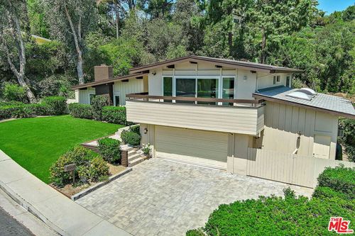 4117 Ellenita Ave, Tarzana, CA, 91356 | Card Image