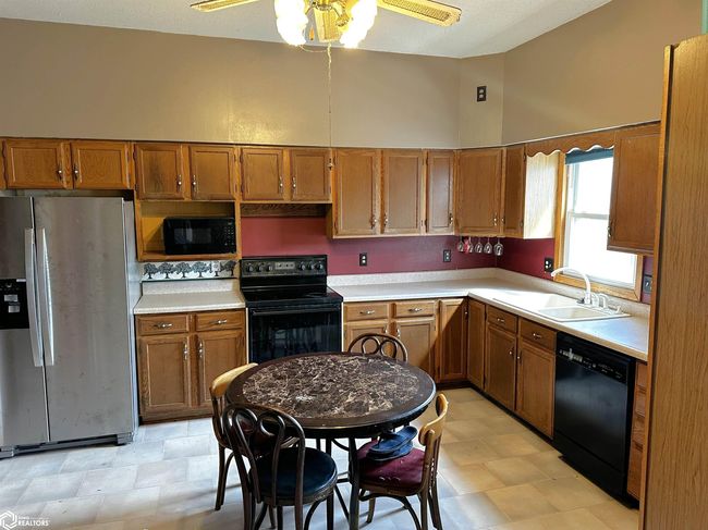 108 N Bloomfield Ave, House other with 4 bedrooms, 3 bathrooms and null parking in Bloomfield IA | Image 24