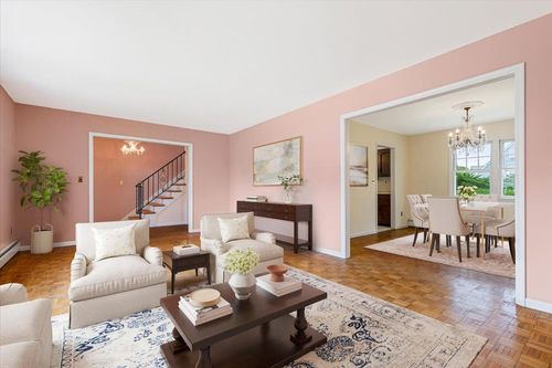 11 Park Dr, Eastchester, NY, 10709-5428 | Card Image