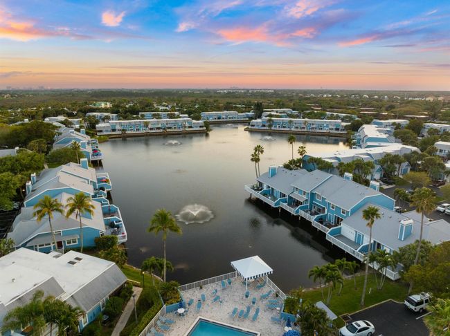 210 Ocean Dunes Cir, Condo with 3 bedrooms, 3 bathrooms and null parking in Jupiter FL | Image 5