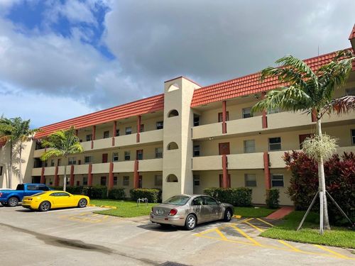 302-8101 N Sunrise Lakes Dr, Sunrise, FL, 33322-1685 | Card Image