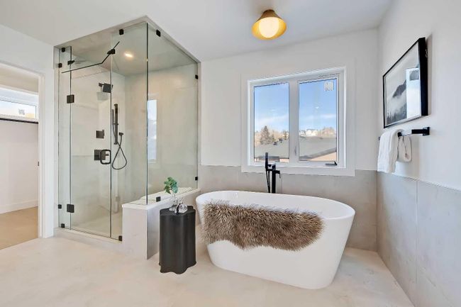 909 32 Street Nw, Home with 4 bedrooms, 4 bathrooms and 4 parking in Calgary AB | Image 33