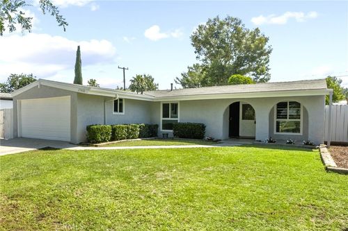 27410 Dewdrop Ave, Canyon Country, CA, 91351-3328 | Card Image