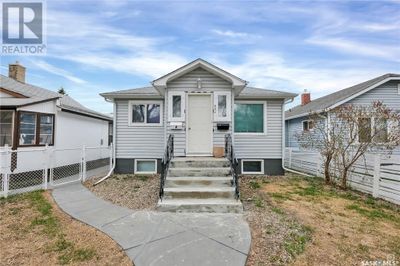 428 11th St E, House other with 4 bedrooms, 2 bathrooms and null parking in Prince Albert SK | Image 1