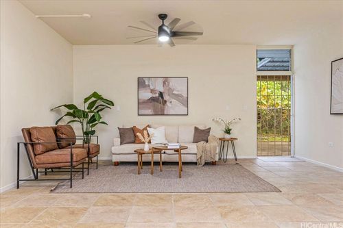 c-b1-46-283 Kahuhipa St, Kaneohe, HI, 96744-3957 | Card Image