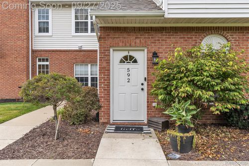 592 Olde English Cir, Howell, MI, 48855-7734 | Card Image