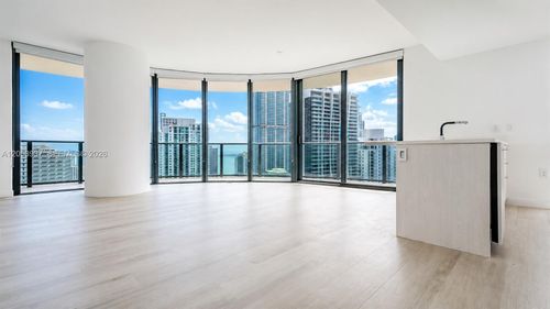 3303-45 Sw 9th St, Miami, FL, 33130-5002 | Card Image