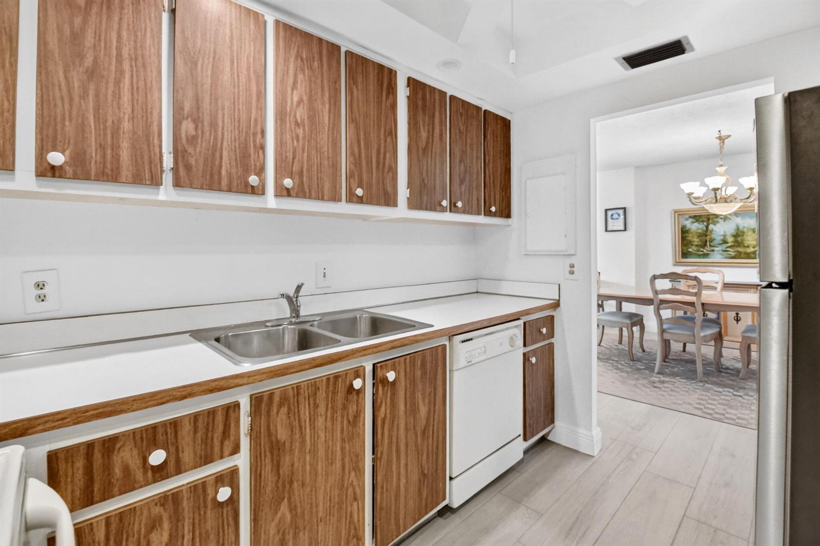 Residential in Palm Beach Shores 5