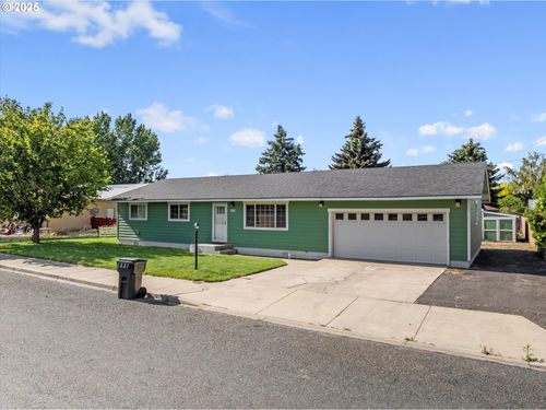1050 D St, Baker City, OR, 97814-2241 | Card Image