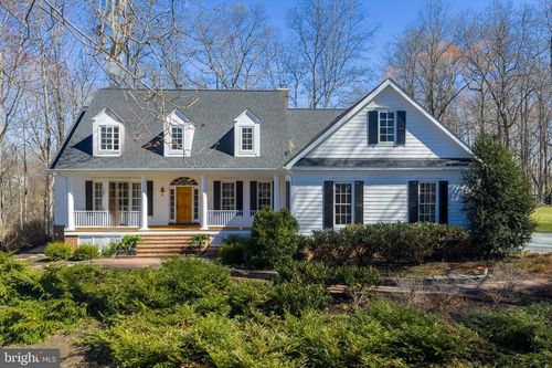 20322 Sommerset Ct, Purcellville, VA, 20132-5052 | Card Image