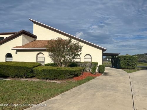 9135 Lingrove Rd, WEEKI WACHEE, FL, 34613-5152 | Card Image