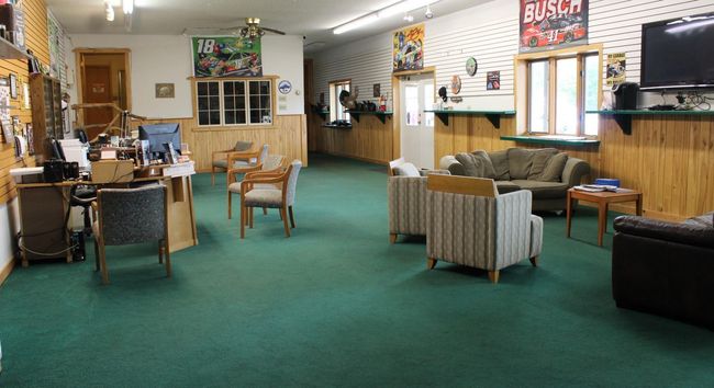 Front Office Looking toward hollway | Image 4