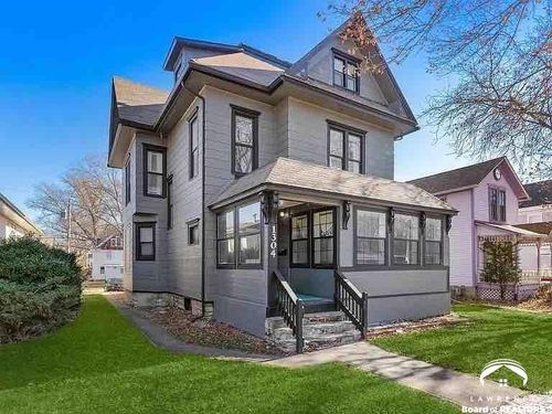 1304 Massachusetts St, Lawrence, KS, 66044-3430 | Card Image