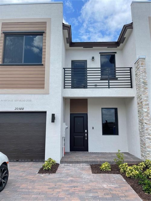 20564 Ne 5th Pl, Miami, FL, 33179-3573 | Card Image