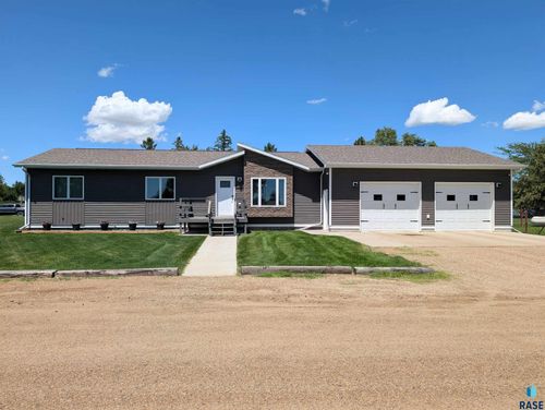 421 6th St Se Street Se, Highmore, SD, 57345 | Card Image