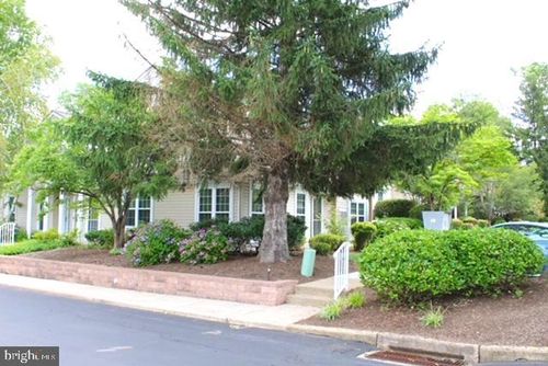 12018 Beacon Hill Dr, SOUTHAMPTON, PA, 18966-5319 | Card Image