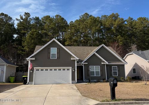 320 Station House Rd, New Bern, NC, 28562-6086 | Card Image