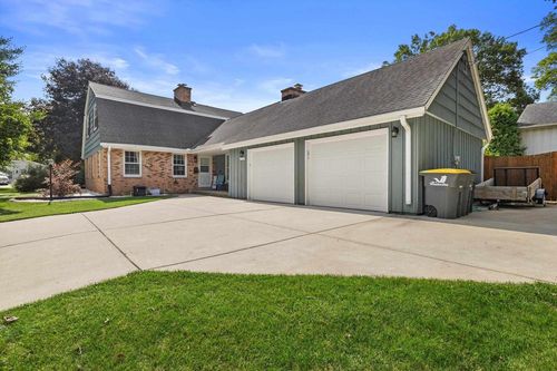 735 E Wabash Avenue, Waukesha, WI, 53186 | Card Image