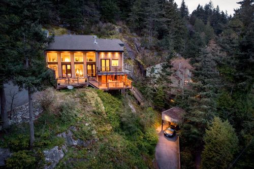 6965 Marine Dr, West Vancouver, BC, V7W2T4 | Card Image