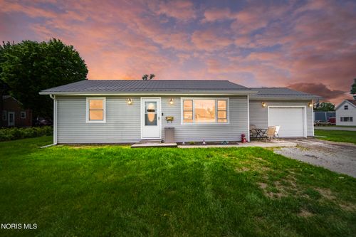 569 N Johnson St, Ada, OH, 45810-1133 | Card Image