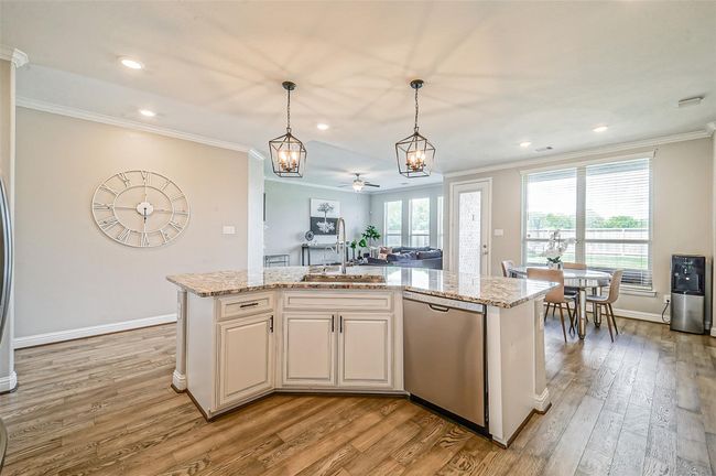 9507 Carson Ln, House other with 5 bedrooms, 3 bathrooms and 2 parking in Iowa Colony TX | Image 16