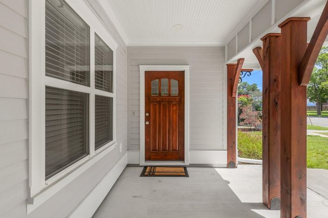 Front porch | Image 4