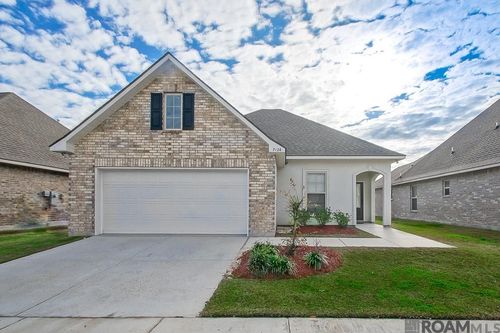 7126 Kenilworth Crossing Ave, Baton Rouge, LA, 70820-8776 | Card Image