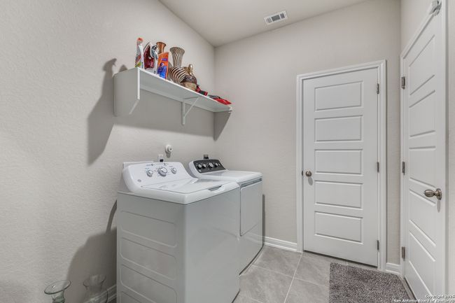 105 Ridgeway Pass, House other with 3 bedrooms, 2 bathrooms and null parking in Cibolo TX | Image 6
