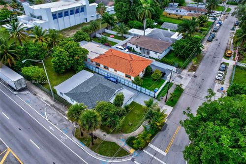 8224 Nw 1st Pl, Miami, FL, 33150-3032 | Card Image