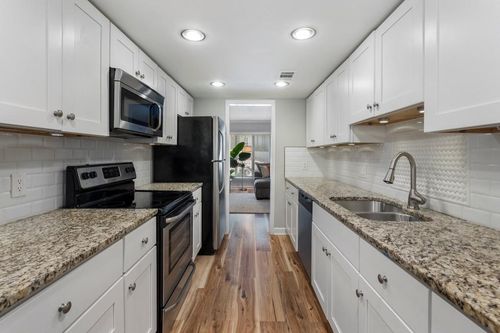 46 Ivy Rdg Ne, Atlanta, GA, 30342-4217 | Card Image