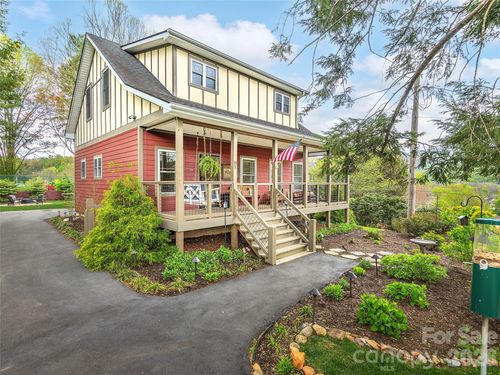 81 Boyd Ave, Waynesville, NC, 28786-4379 | Card Image