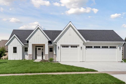 11301 Latrobe Ln N, LAKE ELMO, MN, 55042-4477 | Card Image