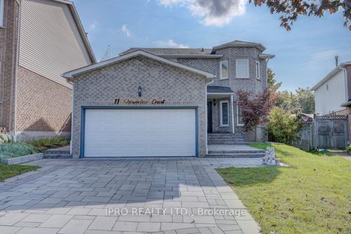 11 Greenview Crt, Whitby, ON, L1N8J2 | Card Image