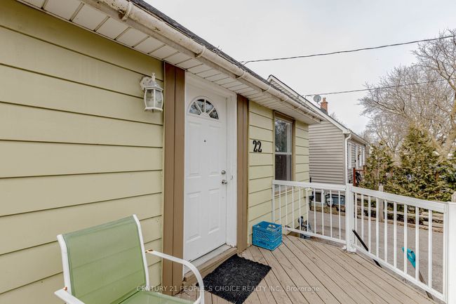 22 Rogers Rd, House other with 4 bedrooms, 2 bathrooms and 4 parking in Brampton ON | Image 4