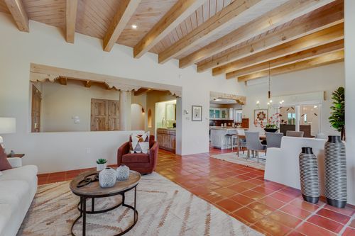 19 N Hijo De Dios, Santa Fe, NM, 87508-9200 | Card Image