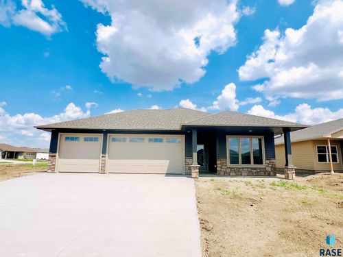 2308 E Brek St, Brandon, SD, 57005-6733 | Card Image