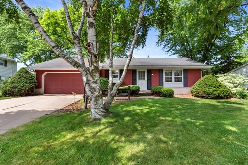 W173N8465 Robert Avenue, Menomonee Falls, WI, 53051 | Card Image