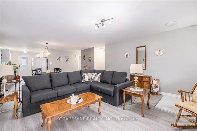 2190 Valley St, House attached with 3 bedrooms, 2 bathrooms and 2 parking in Moose Creek ON | Image 7