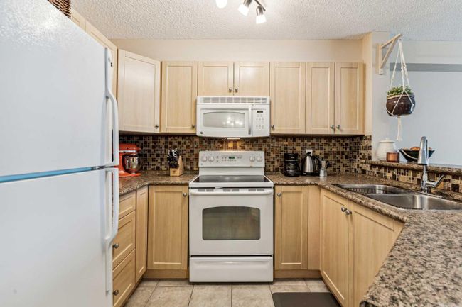 2114 - 16969 24 Street Sw, Home with 2 bedrooms, 1 bathrooms and 1 parking in Calgary AB | Image 13
