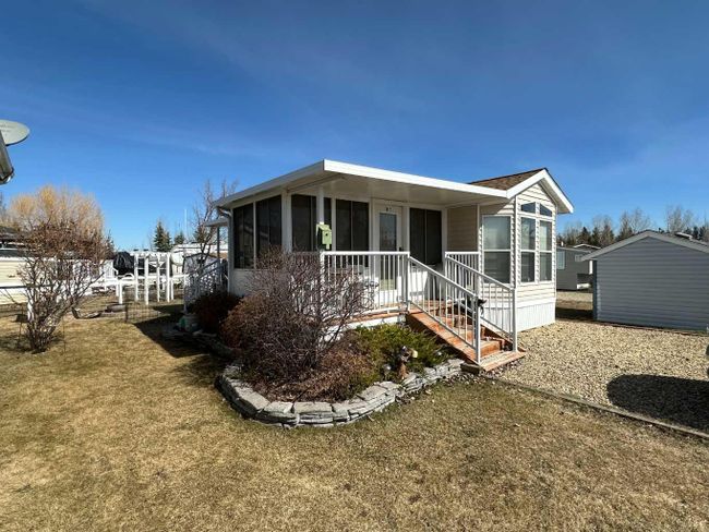 3017 35468 Range Road 30, Home with 1 bedrooms, 1 bathrooms and 2 parking in Rural Red Deer County AB | Image 1