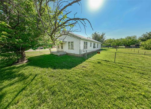 701 N Shelton St, Breckenridge, TX, 76424-2744 | Card Image