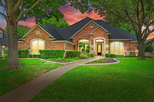912 Walnut Falls Cir, Mansfield, TX, 76063-3461 | Card Image