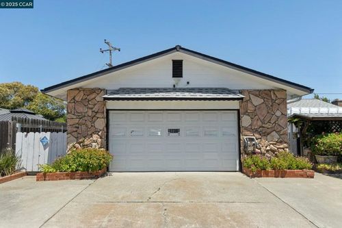 1730 New Hampshire St, Fairfield, CA, 94533-4532 | Card Image