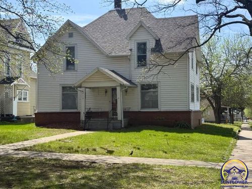 715 Shawnee St, Hiawatha, KS, 66434-2135 | Card Image