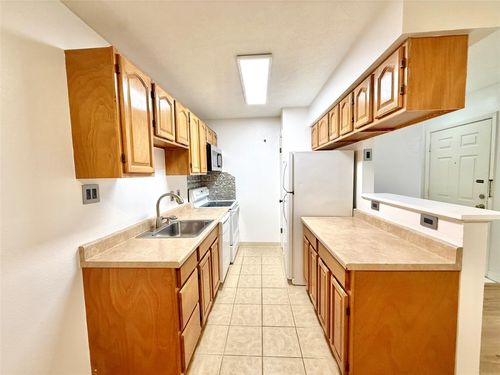 apt-504-2750 Holly Hall St, Houston, TX, 77054-4148 | Card Image