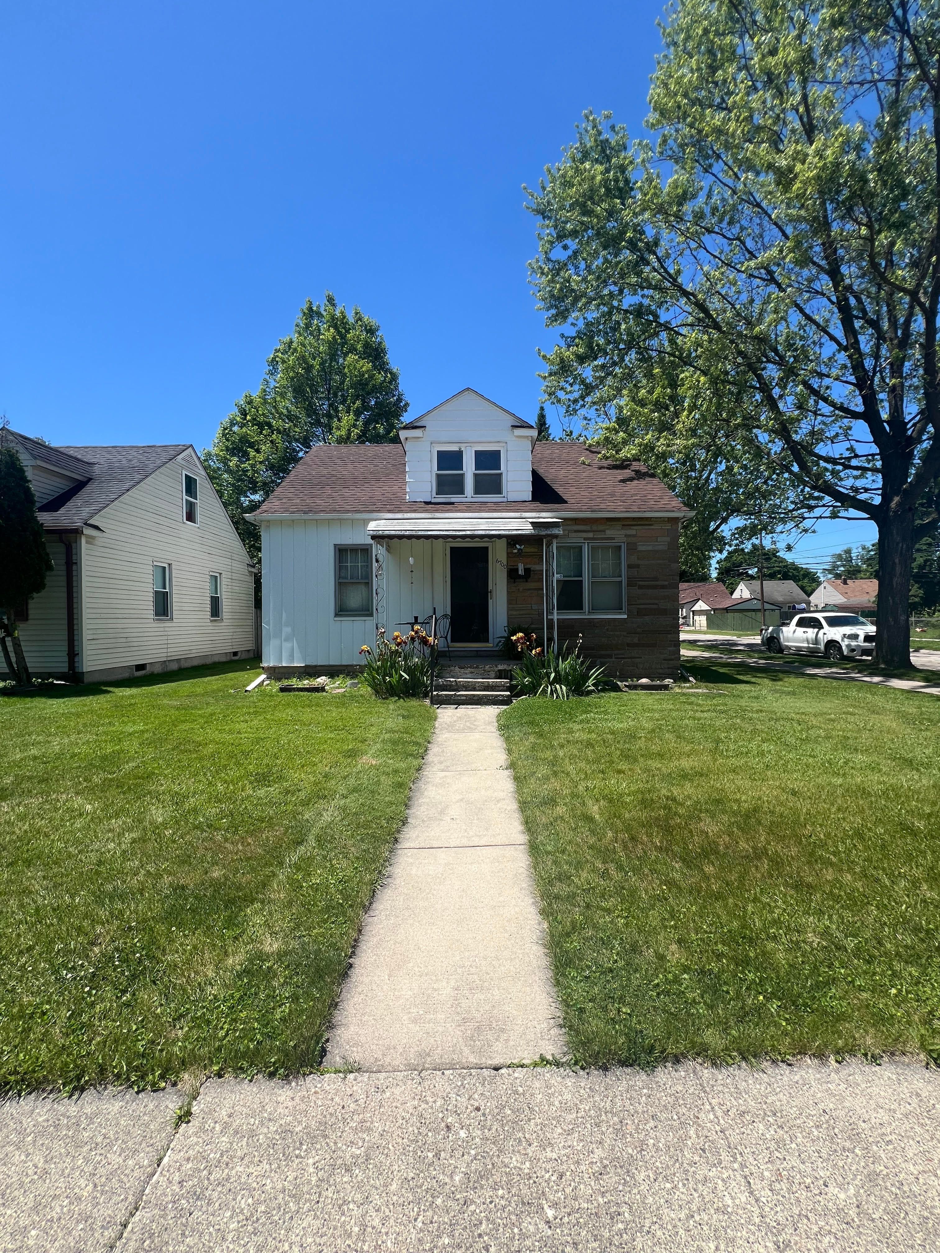 Jackson St, Taylor, MI 48180