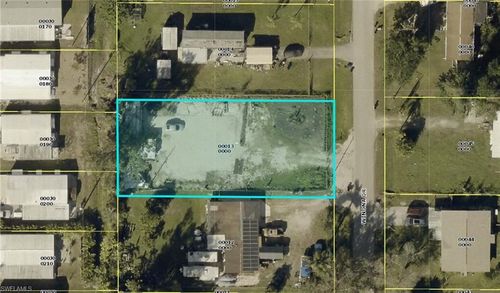 2811 Winona Dr, NORTH FORT MYERS, FL, 33917-1845 | Card Image