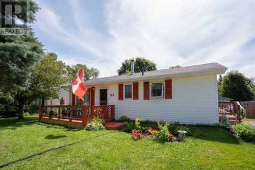 182 Parkwood Crescent, Charlottetown, PE, C1A7A7 | Card Image
