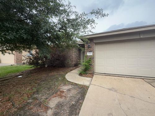 811 Lovebug Ln, Conroe, TX, 77301-2141 | Card Image