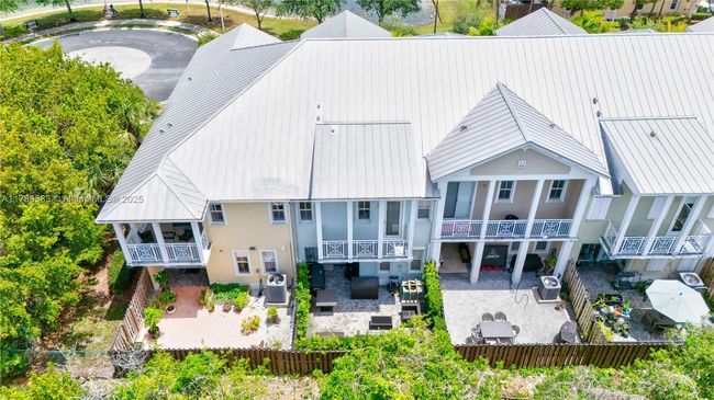 7514 Nw 108 Th Path, Townhouse with 3 bedrooms, 3 bathrooms and null parking in Doral FL | Image 13